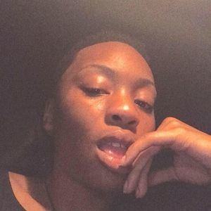 Meet your Posher, Niara